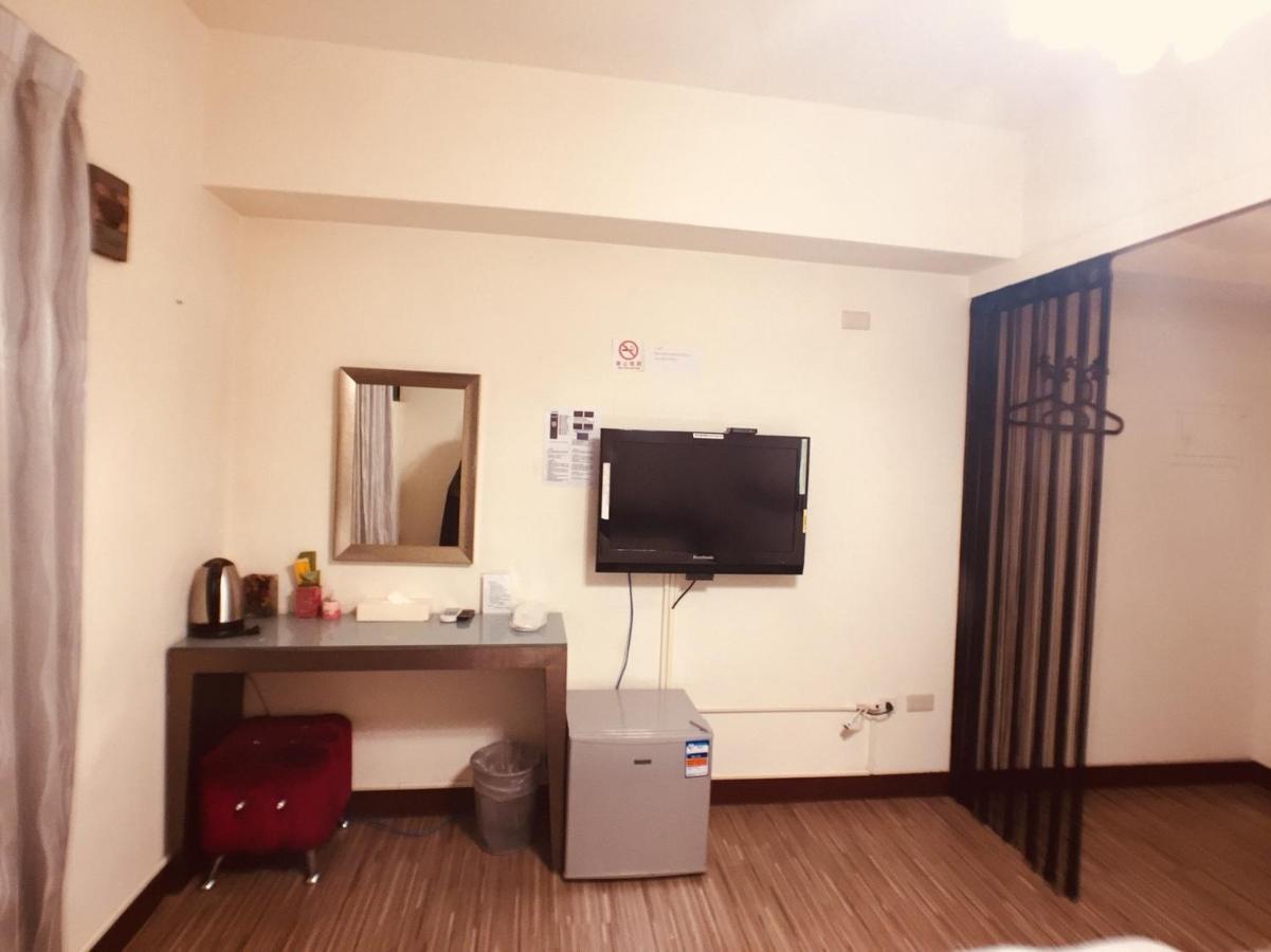 Love Feng Jia Apartment Hotel Taichung Dış mekan fotoğraf