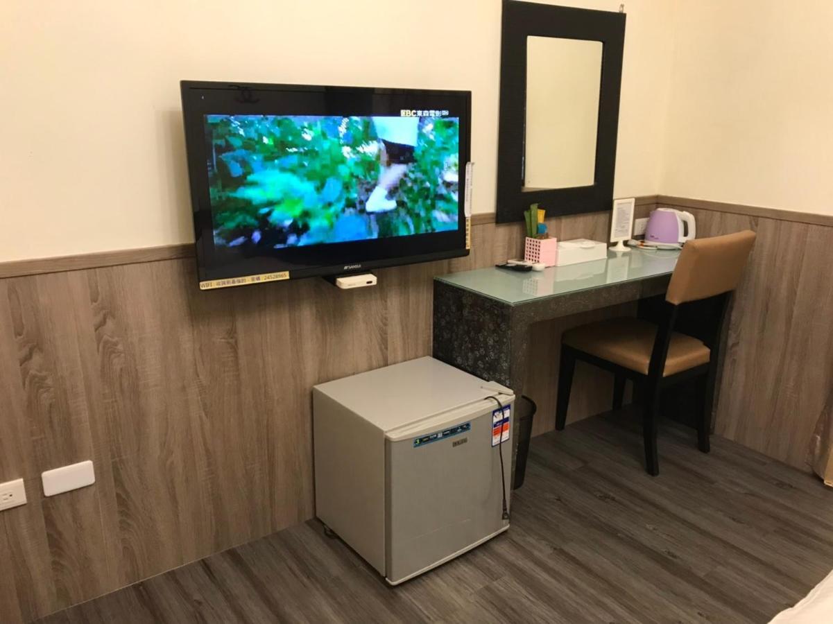 Love Feng Jia Apartment Hotel Taichung Dış mekan fotoğraf